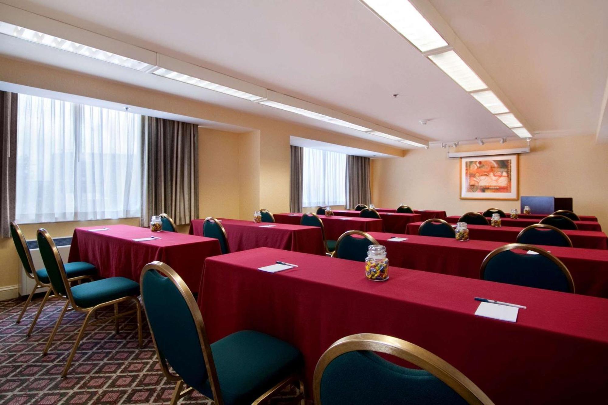 Homewood Suites By Hilton Falls Church Merrifield Extérieur photo